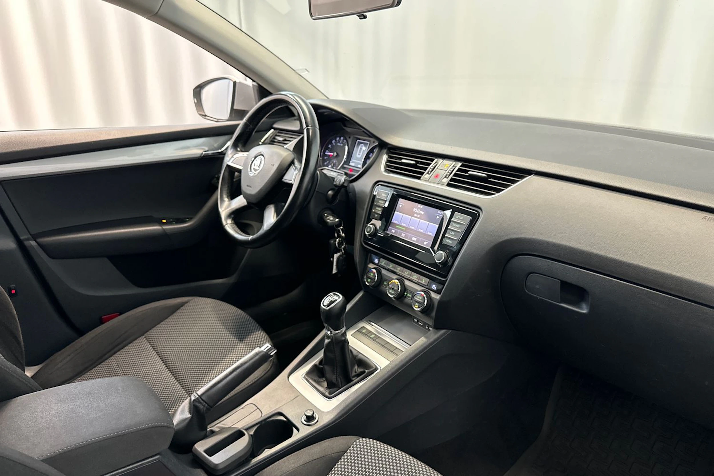 hopea Skoda Octavia 2015 kuva 12.