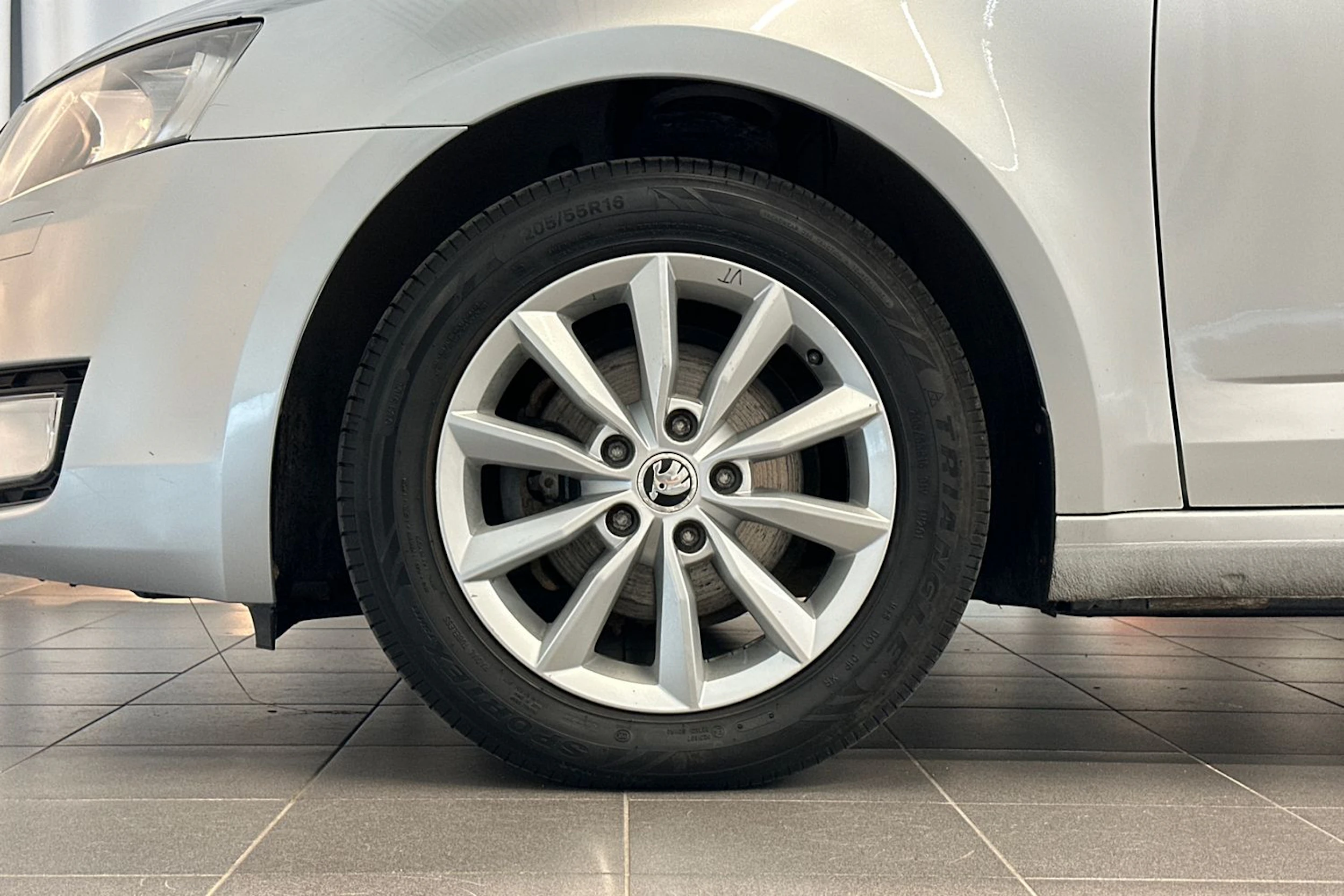 hopea Skoda Octavia 2015 kuva 23.