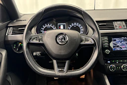 valkoinen Skoda Octavia 2015 kuva 13.