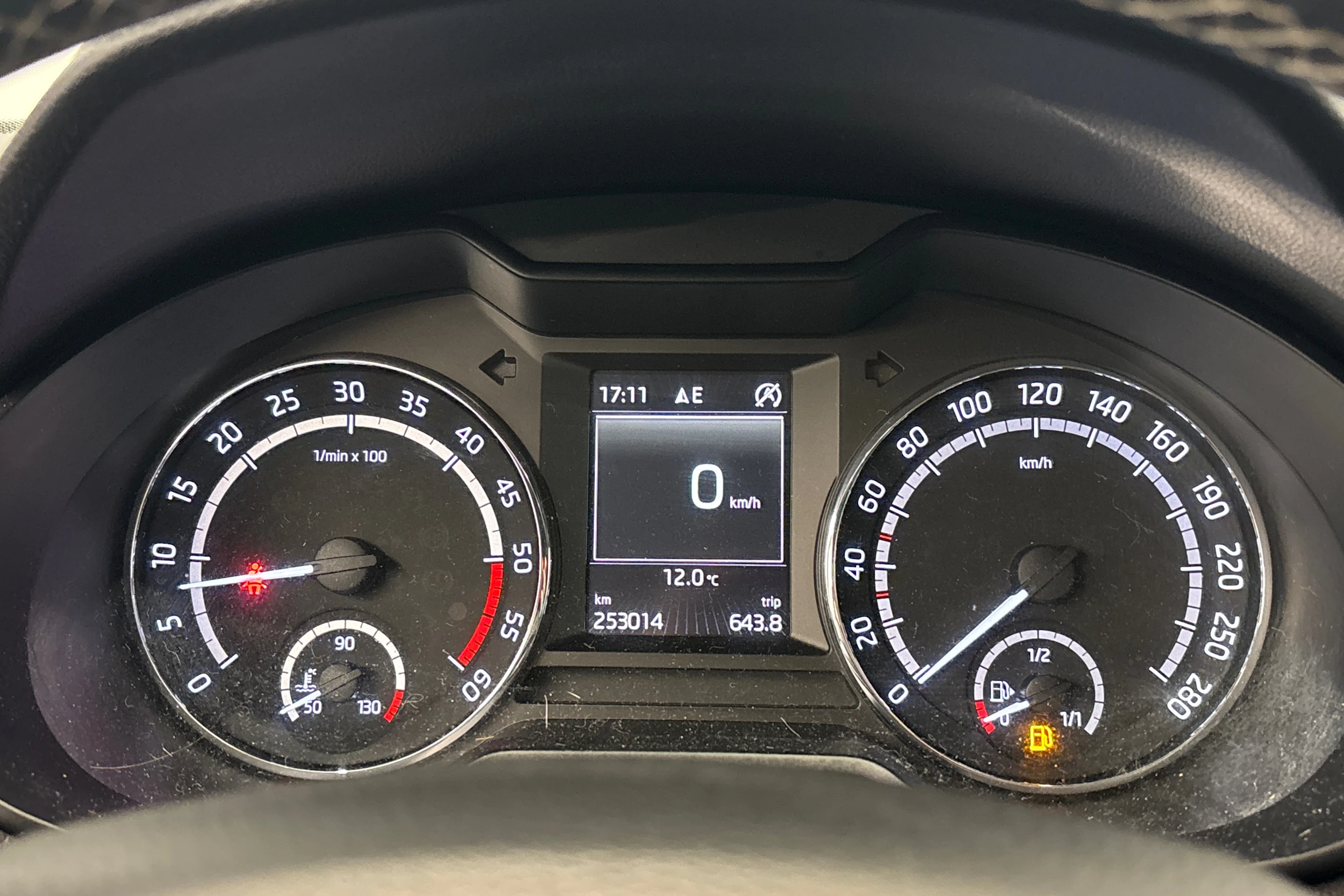 valkoinen Skoda Octavia 2015 kuva 16.