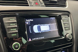 valkoinen Skoda Octavia 2015 kuva 19.