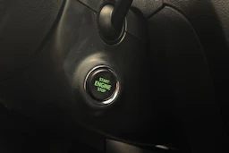 valkoinen Skoda Octavia 2015 kuva 22.