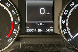 valkoinen Skoda Octavia 2015 kuva 26.