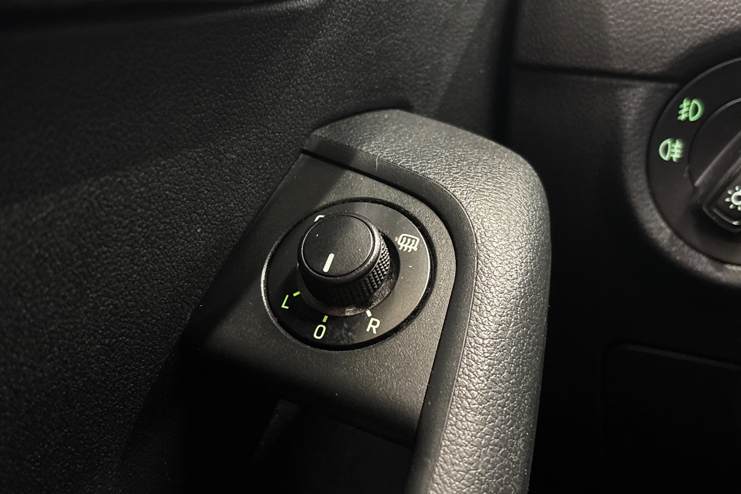 valkoinen Skoda Octavia 2015 kuva 27.