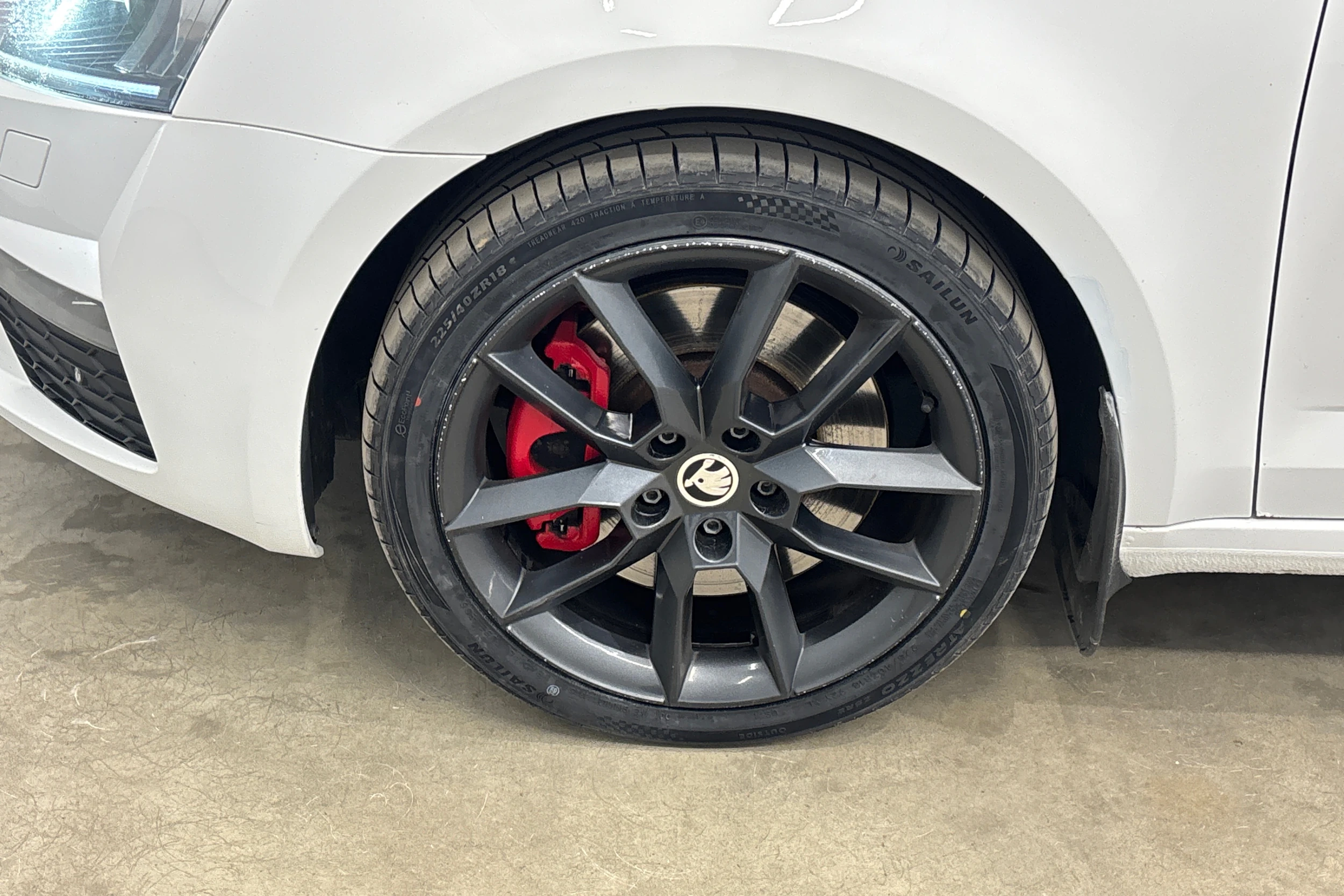 valkoinen Skoda Octavia 2015 kuva 36.