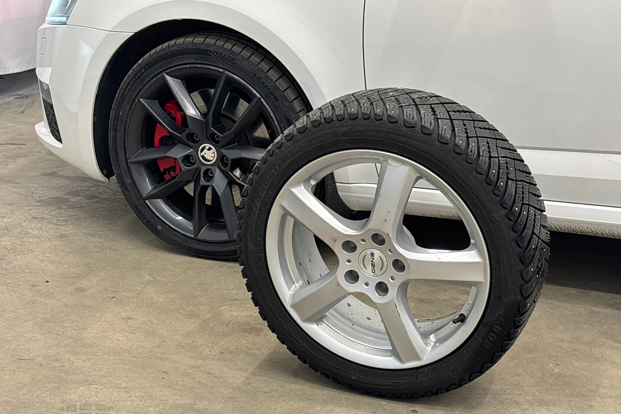 valkoinen Skoda Octavia 2015 kuva 37.