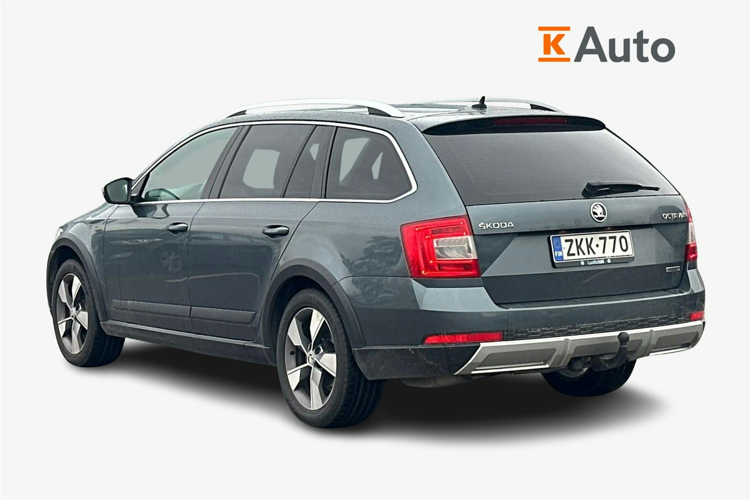 harmaa Skoda Octavia 2015 kuva 2.