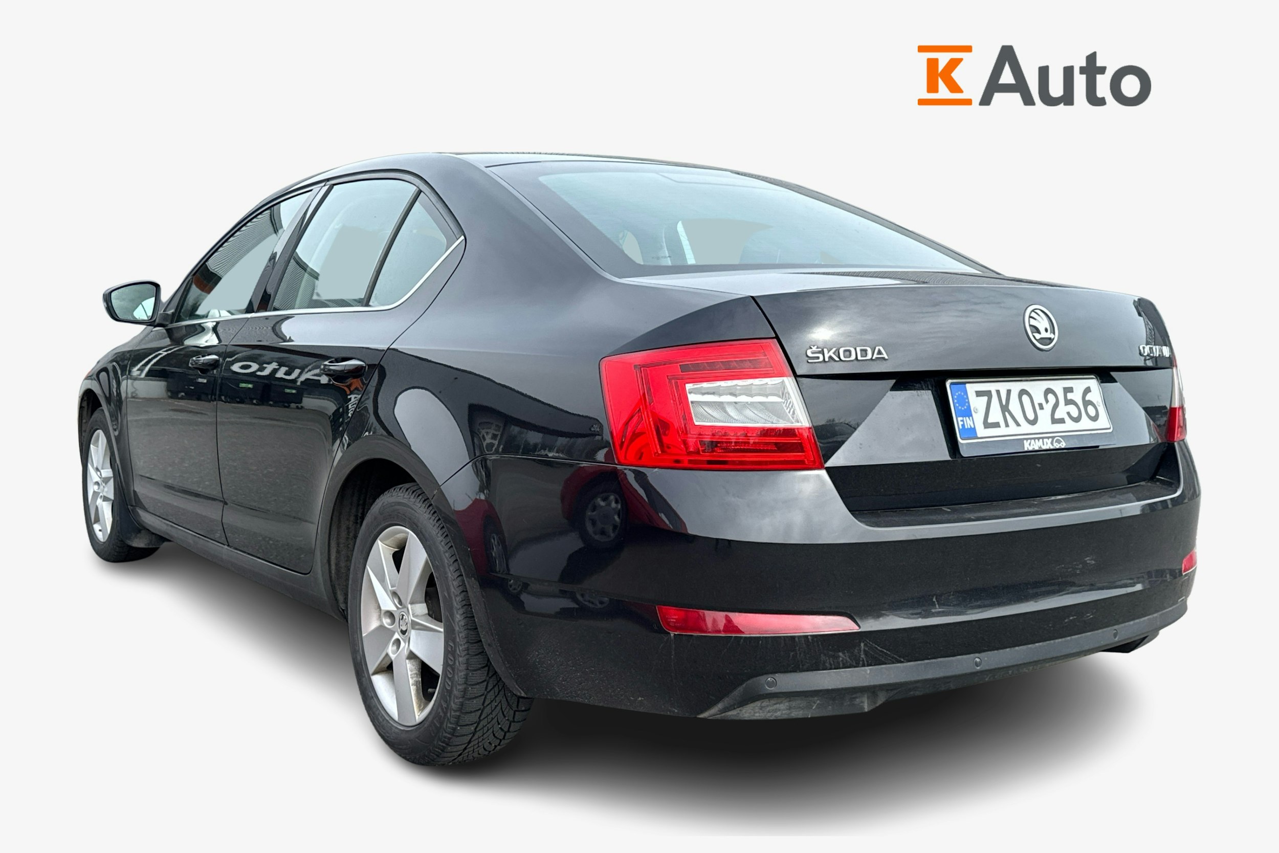 musta Skoda Octavia 2015 kuva 2.