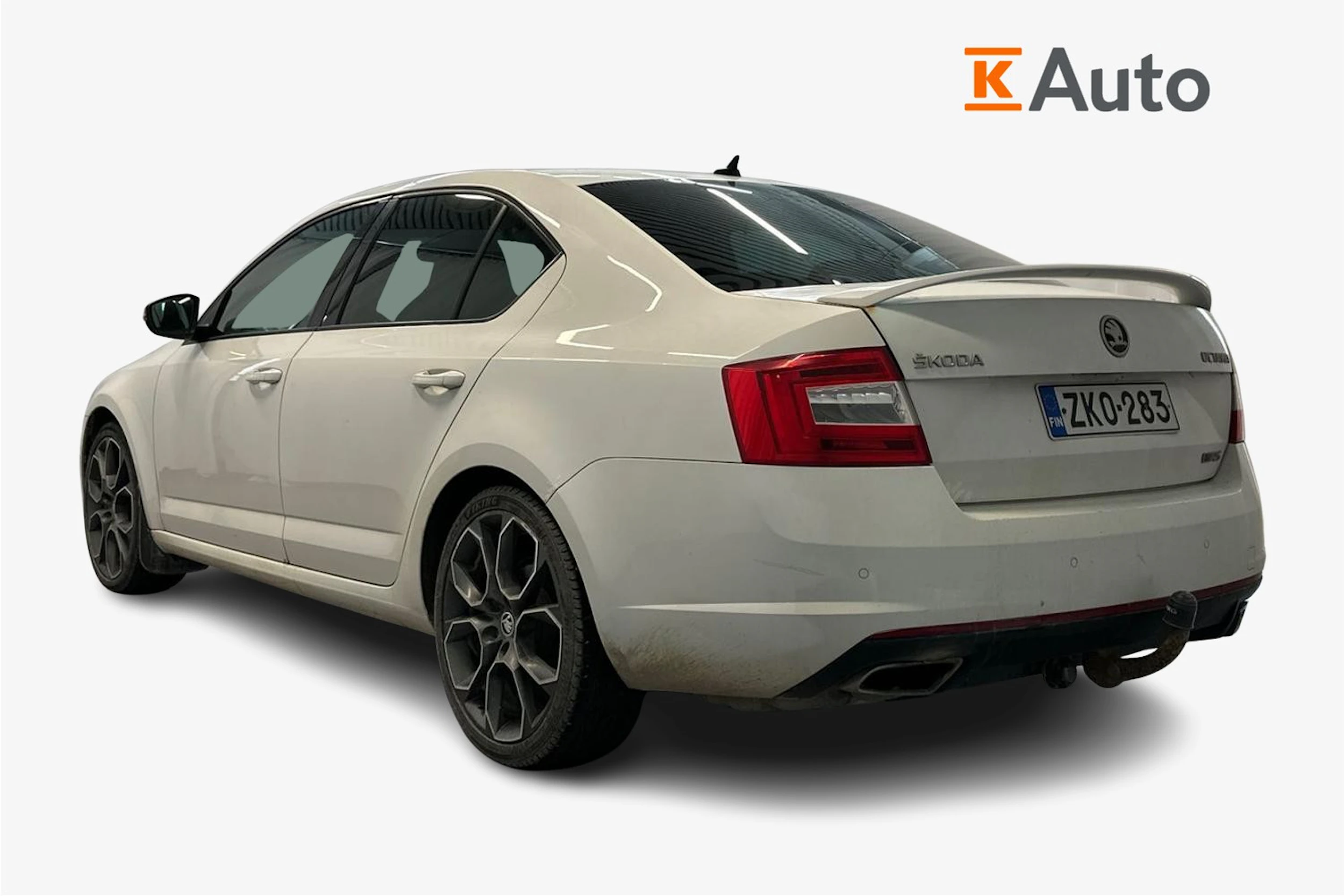 valkoinen Skoda Octavia 2015 kuva 2.