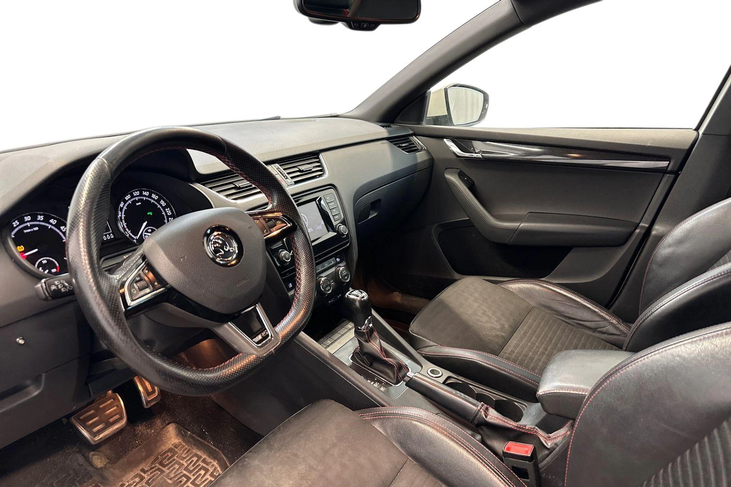 valkoinen Skoda Octavia 2015 kuva 3.