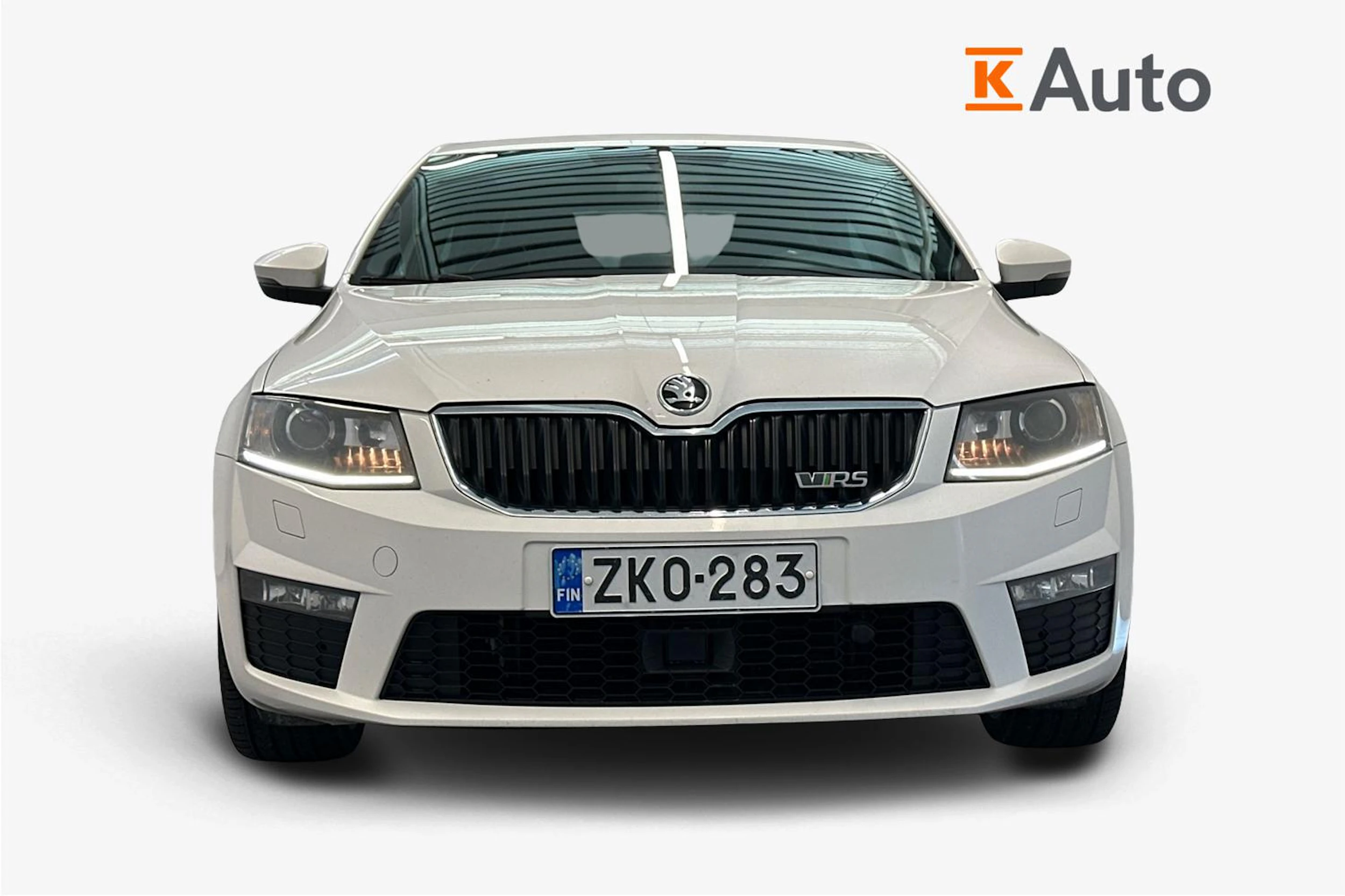 valkoinen Skoda Octavia 2015 kuva 4.