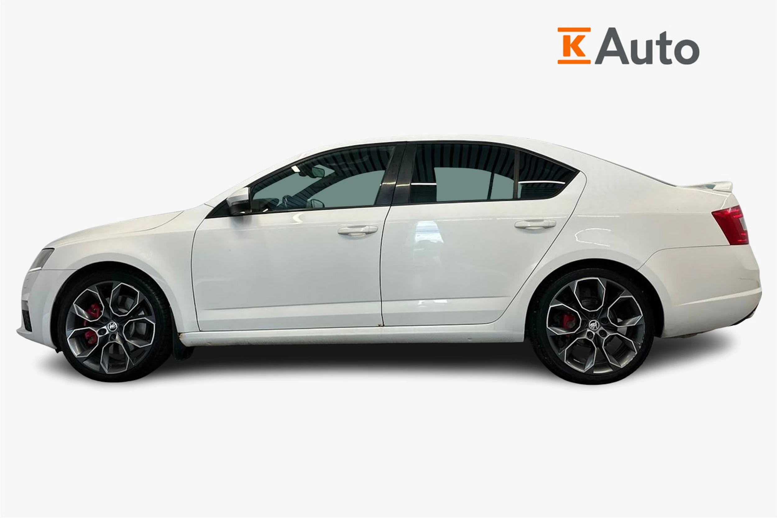 valkoinen Skoda Octavia 2015 kuva 5.