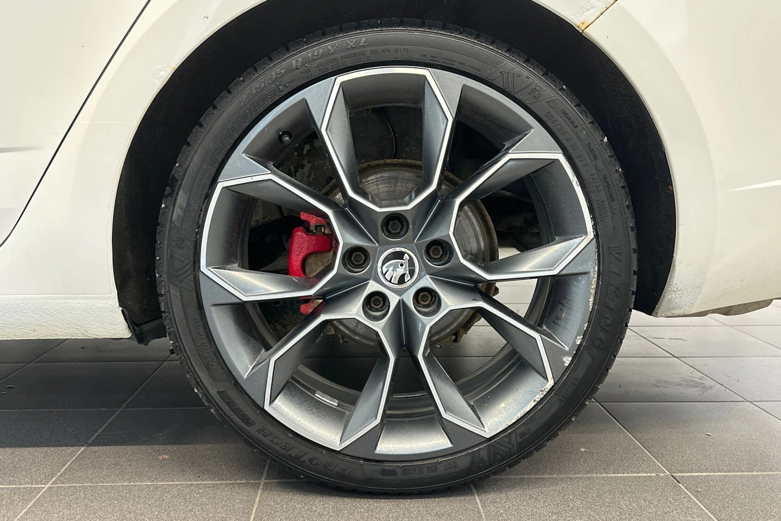 valkoinen Skoda Octavia 2015 kuva 10.