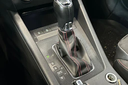 valkoinen Skoda Octavia 2015 kuva 19.