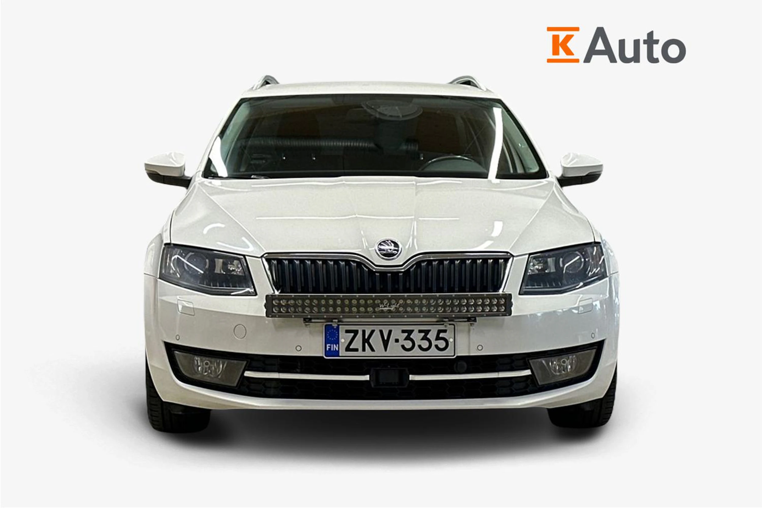 valkoinen Skoda Octavia 2015 kuva 4.