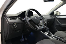 valkoinen Skoda Octavia 2015 kuva 6.