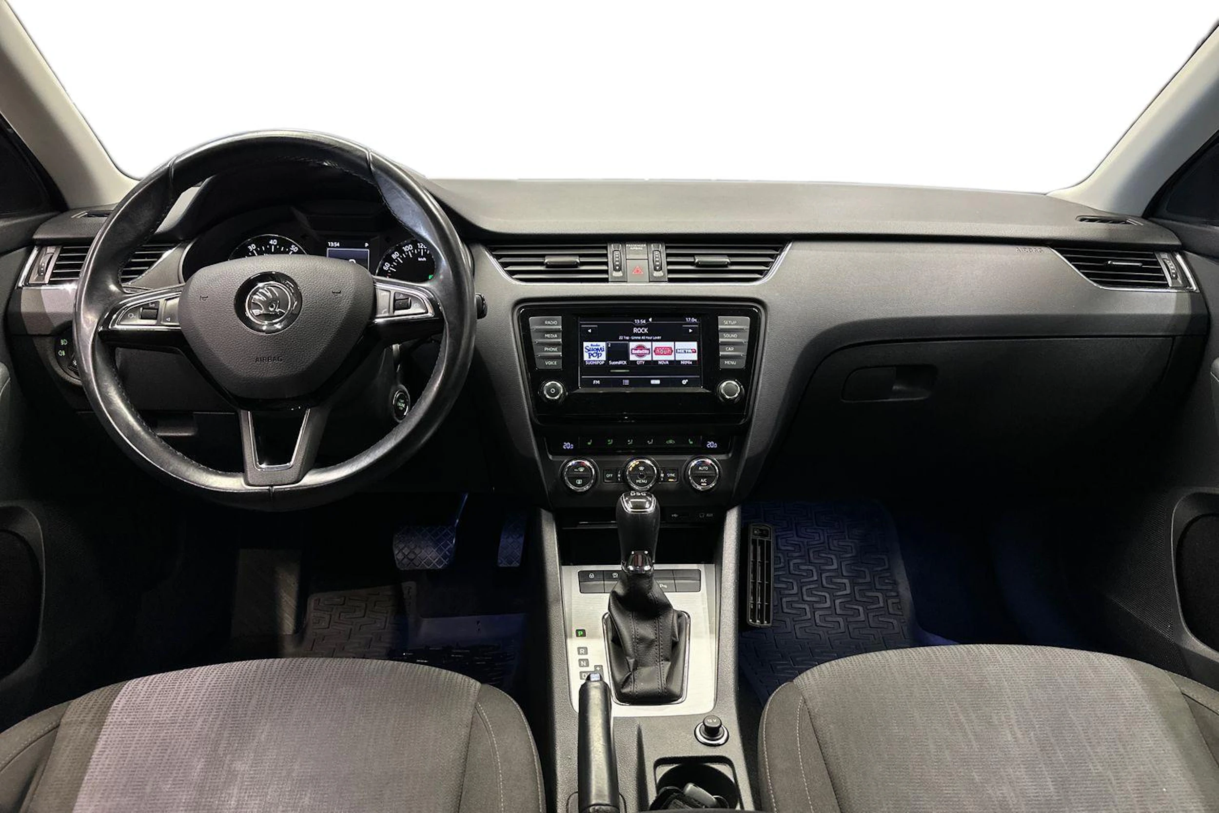 valkoinen Skoda Octavia 2015 kuva 7.
