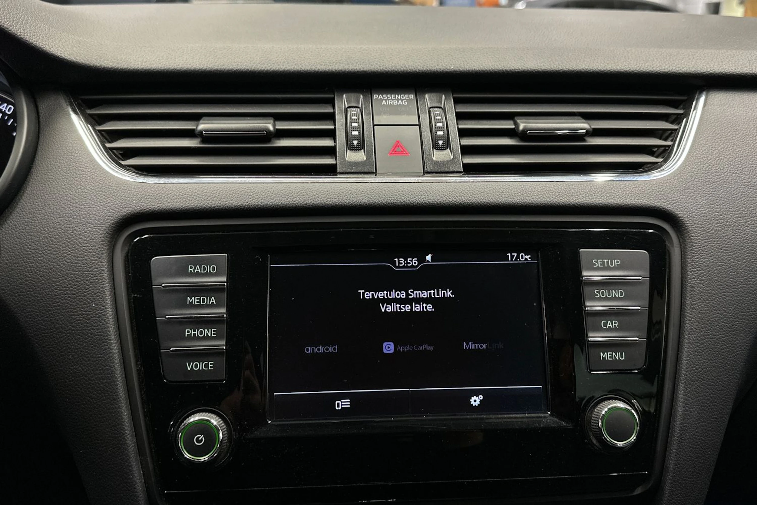 valkoinen Skoda Octavia 2015 kuva 12.