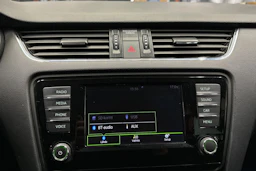 valkoinen Skoda Octavia 2015 kuva 13.