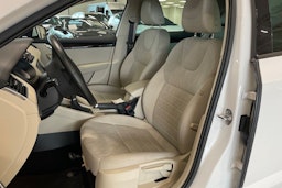 valkoinen Skoda Octavia 2017 kuva 14.