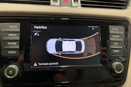 valkoinen Skoda Octavia 2017 kuva 21.