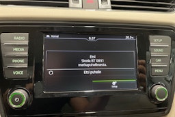 valkoinen Skoda Octavia 2017 kuva 24.