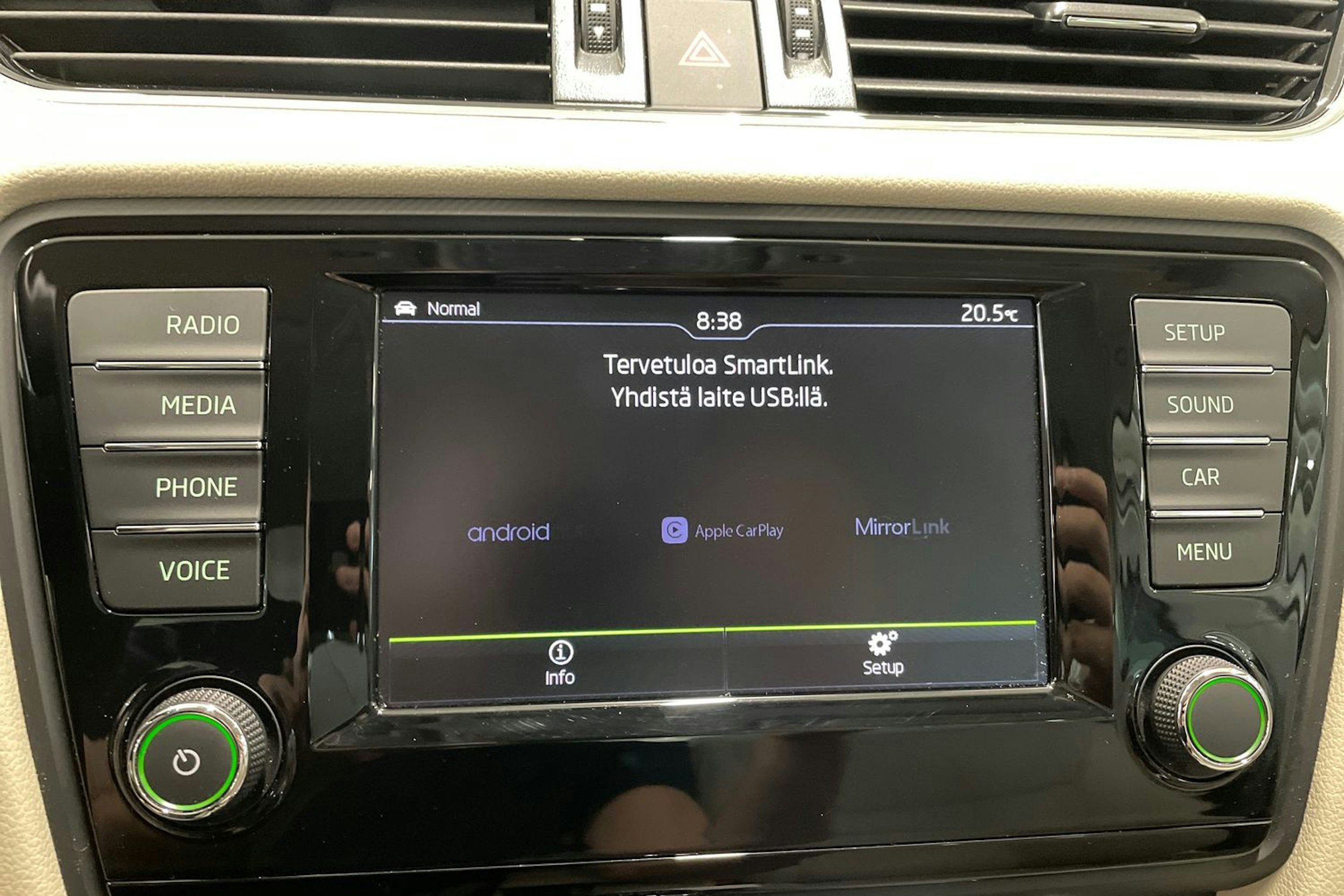 valkoinen Skoda Octavia 2017 kuva 27.