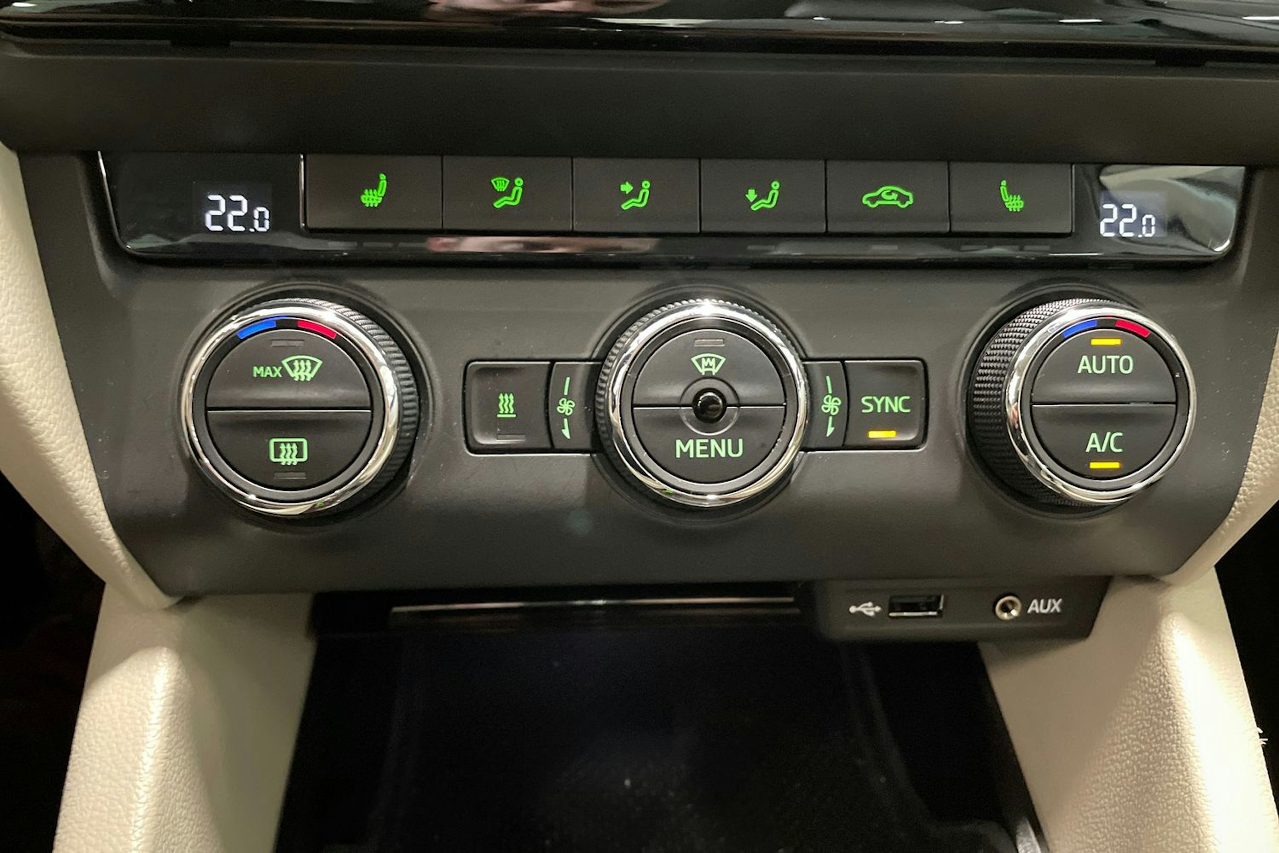 valkoinen Skoda Octavia 2017 kuva 28.