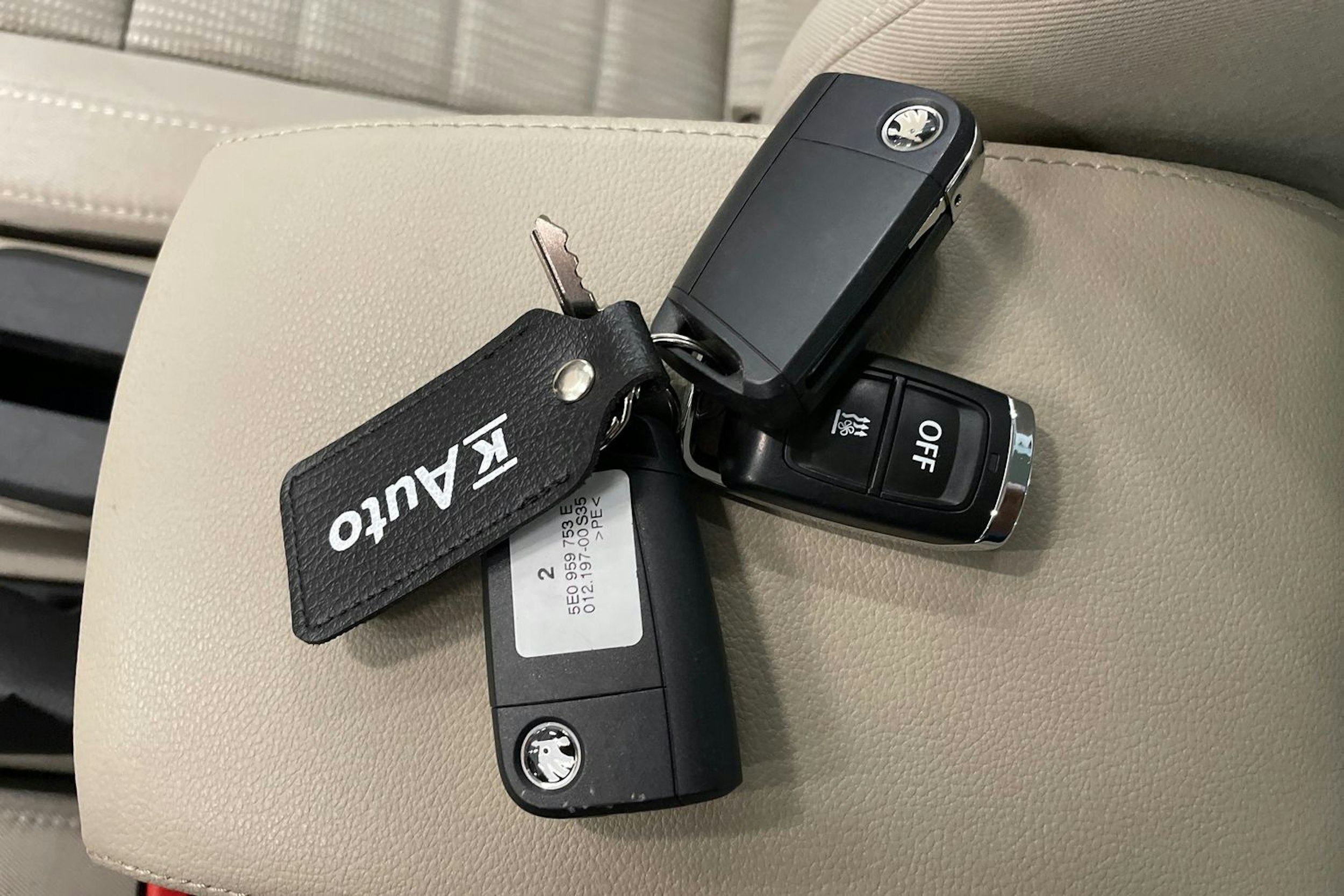 valkoinen Skoda Octavia 2017 kuva 31.