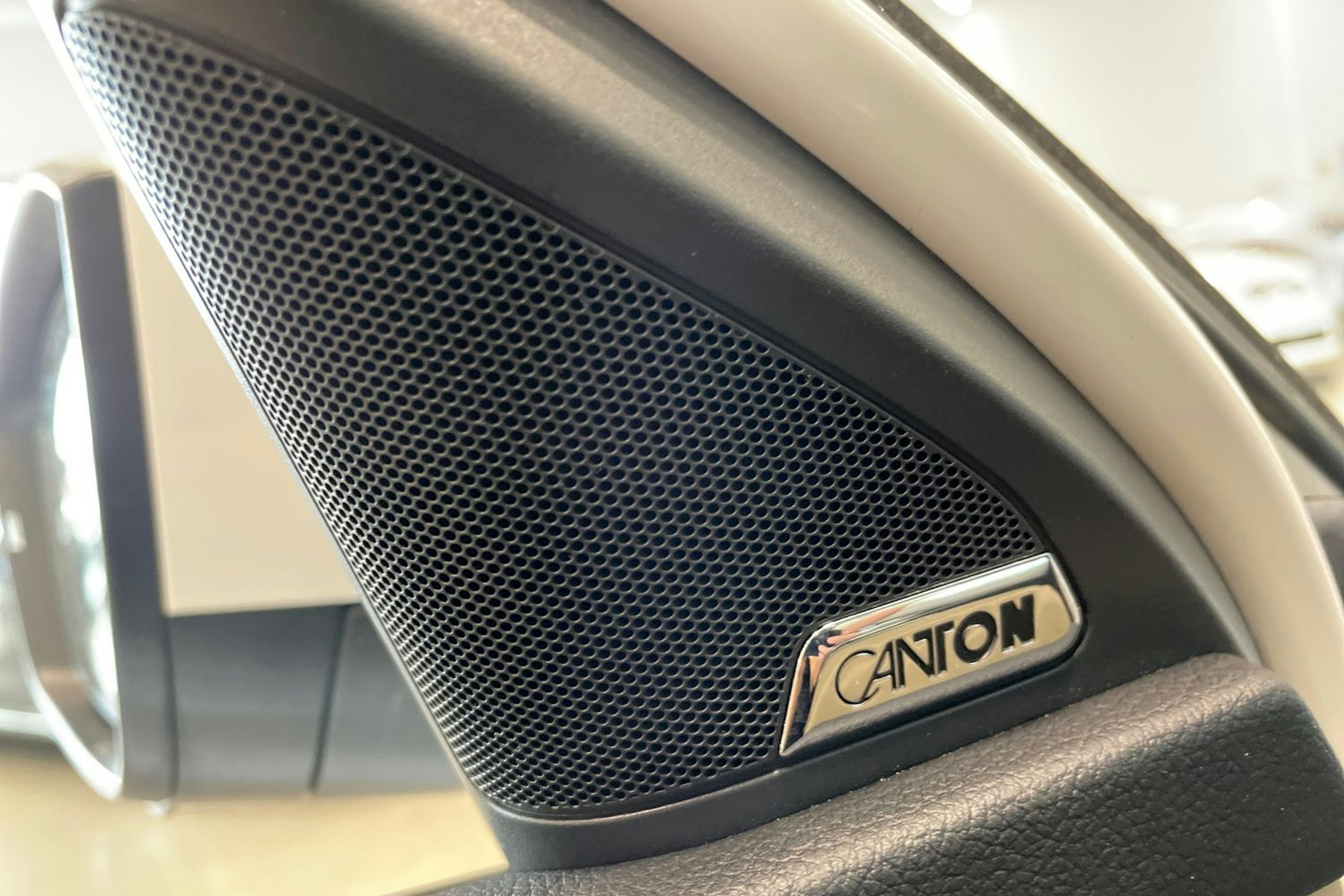 valkoinen Skoda Octavia 2017 kuva 34.