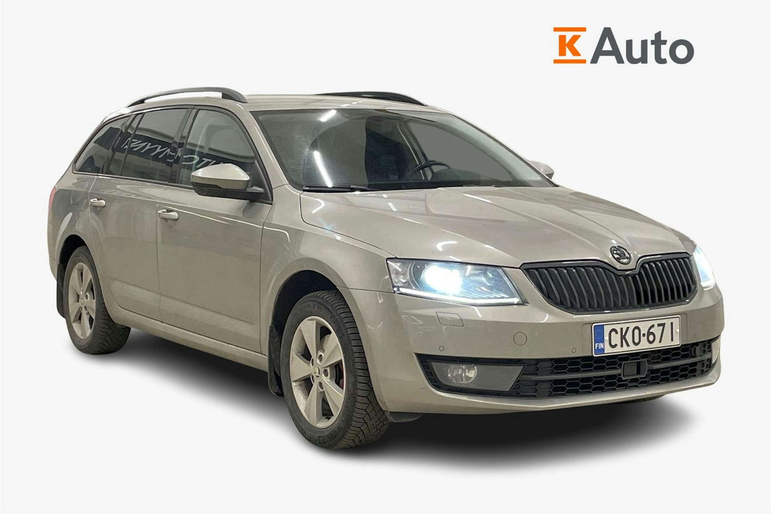 ruskea (beige) Skoda Octavia 2016 kuva 1.