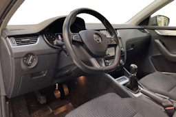 ruskea (beige) Skoda Octavia 2017 kuva 7.