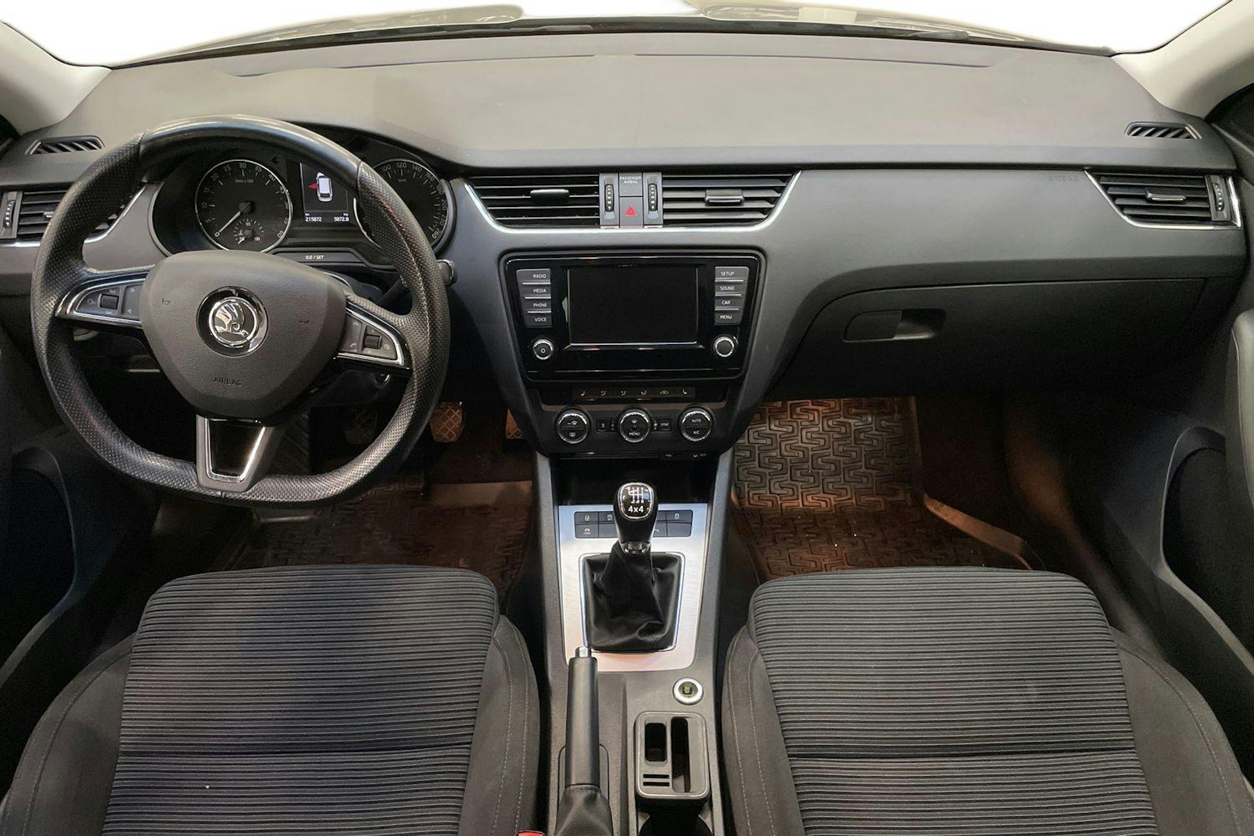 ruskea (beige) Skoda Octavia 2017 kuva 10.