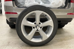 ruskea (beige) Skoda Octavia 2017 kuva 14.