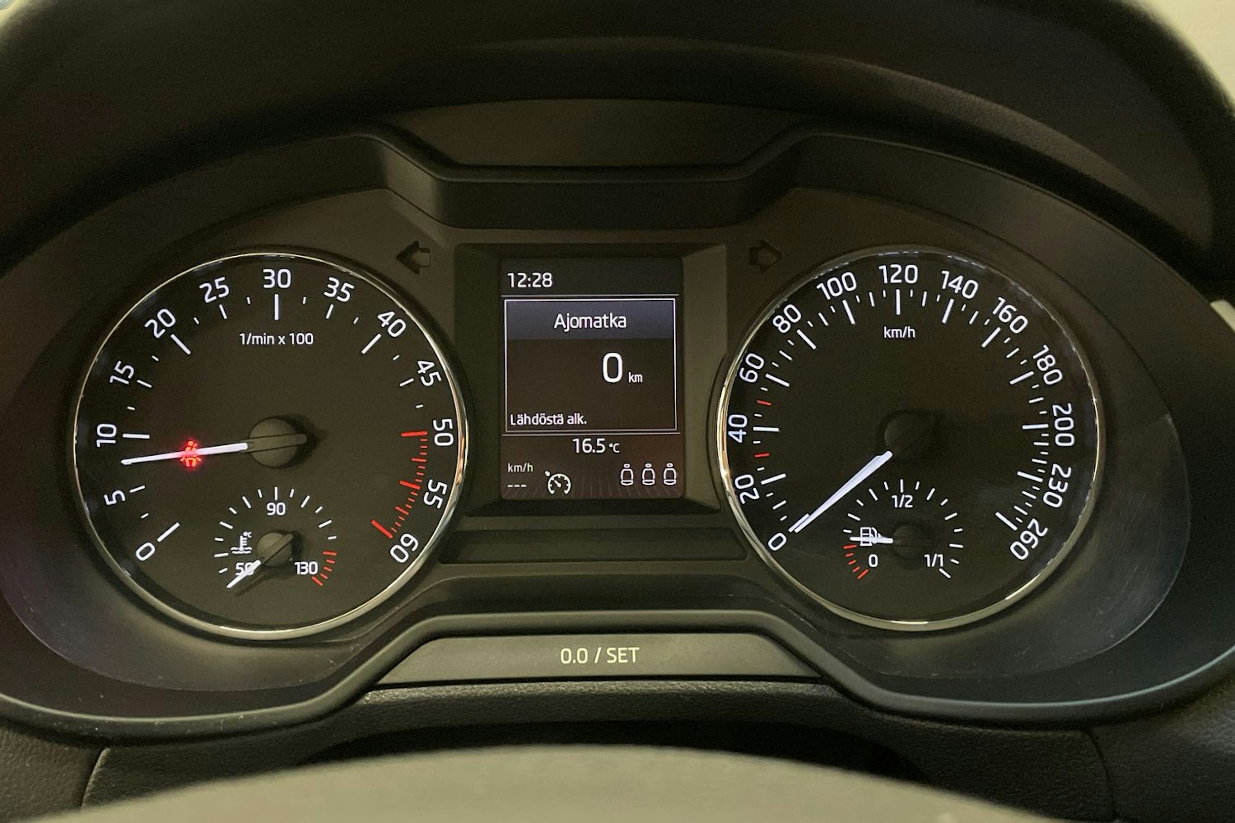 ruskea (beige) Skoda Octavia 2017 kuva 16.