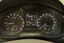 ruskea (beige) Skoda Octavia 2017 kuva 16.