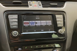 ruskea (beige) Skoda Octavia 2017 kuva 18.