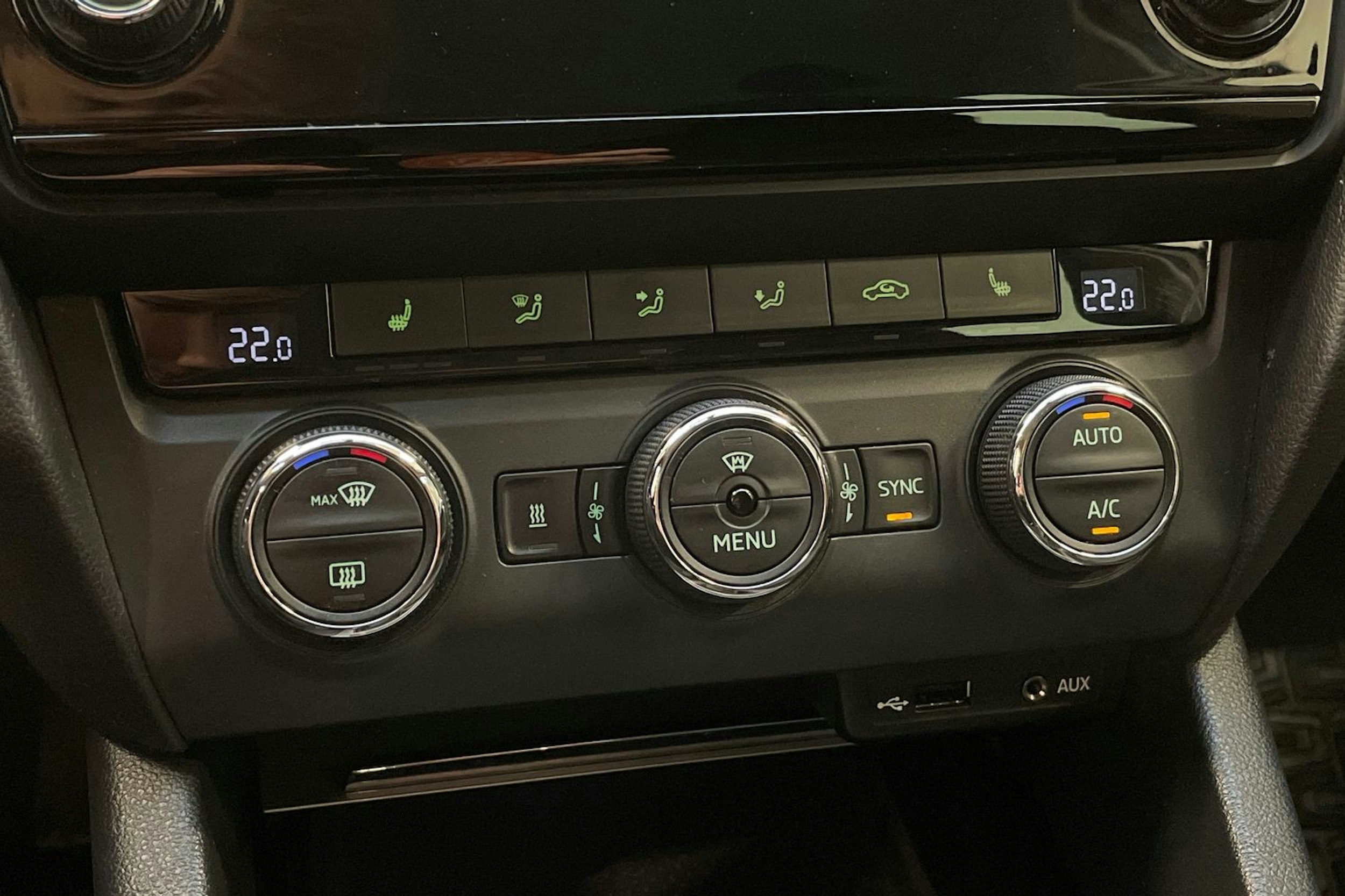 ruskea (beige) Skoda Octavia 2017 kuva 19.