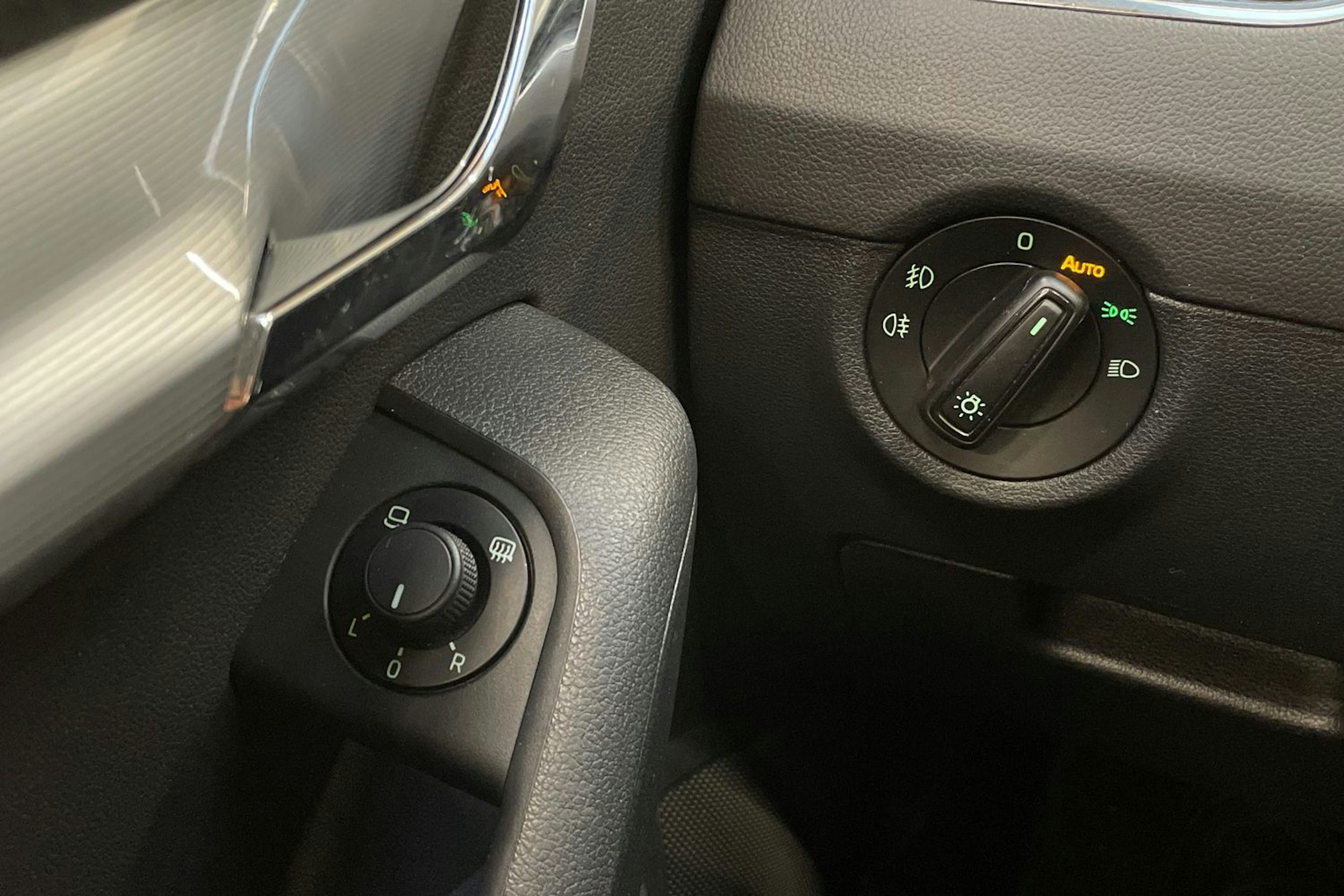 ruskea (beige) Skoda Octavia 2017 kuva 21.