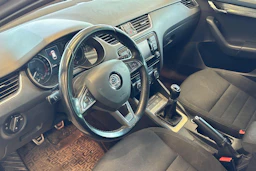 Harmaa Skoda OCTAVIA 2016 kuva 3.