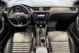 musta Skoda Octavia 2016 kuva 16.