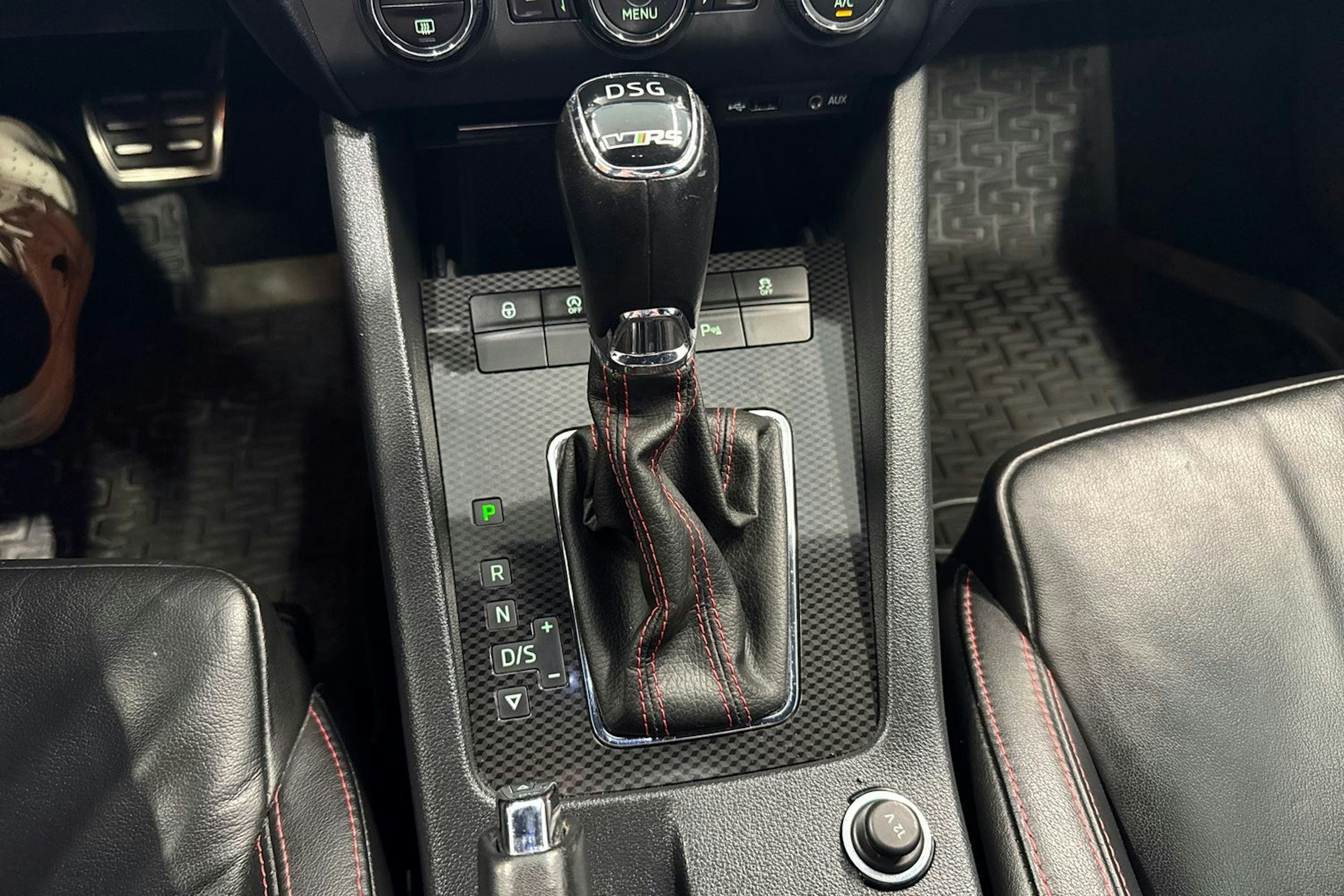 musta Skoda Octavia 2016 kuva 19.