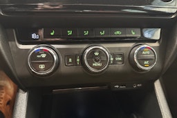 musta Skoda Octavia 2016 kuva 20.