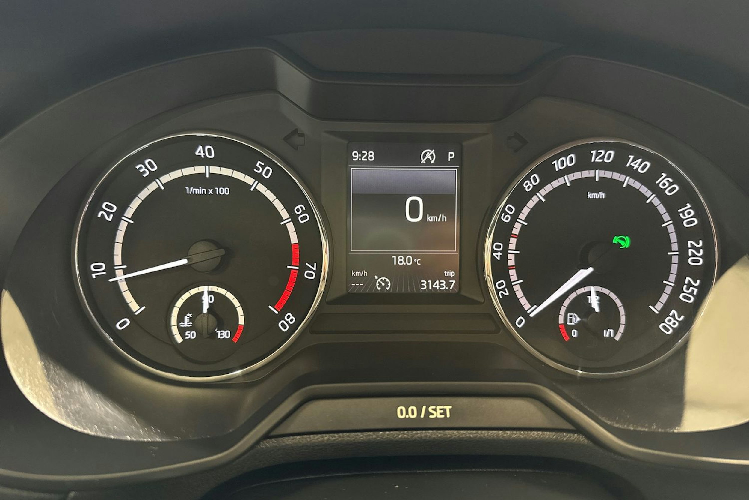 musta Skoda Octavia 2016 kuva 21.
