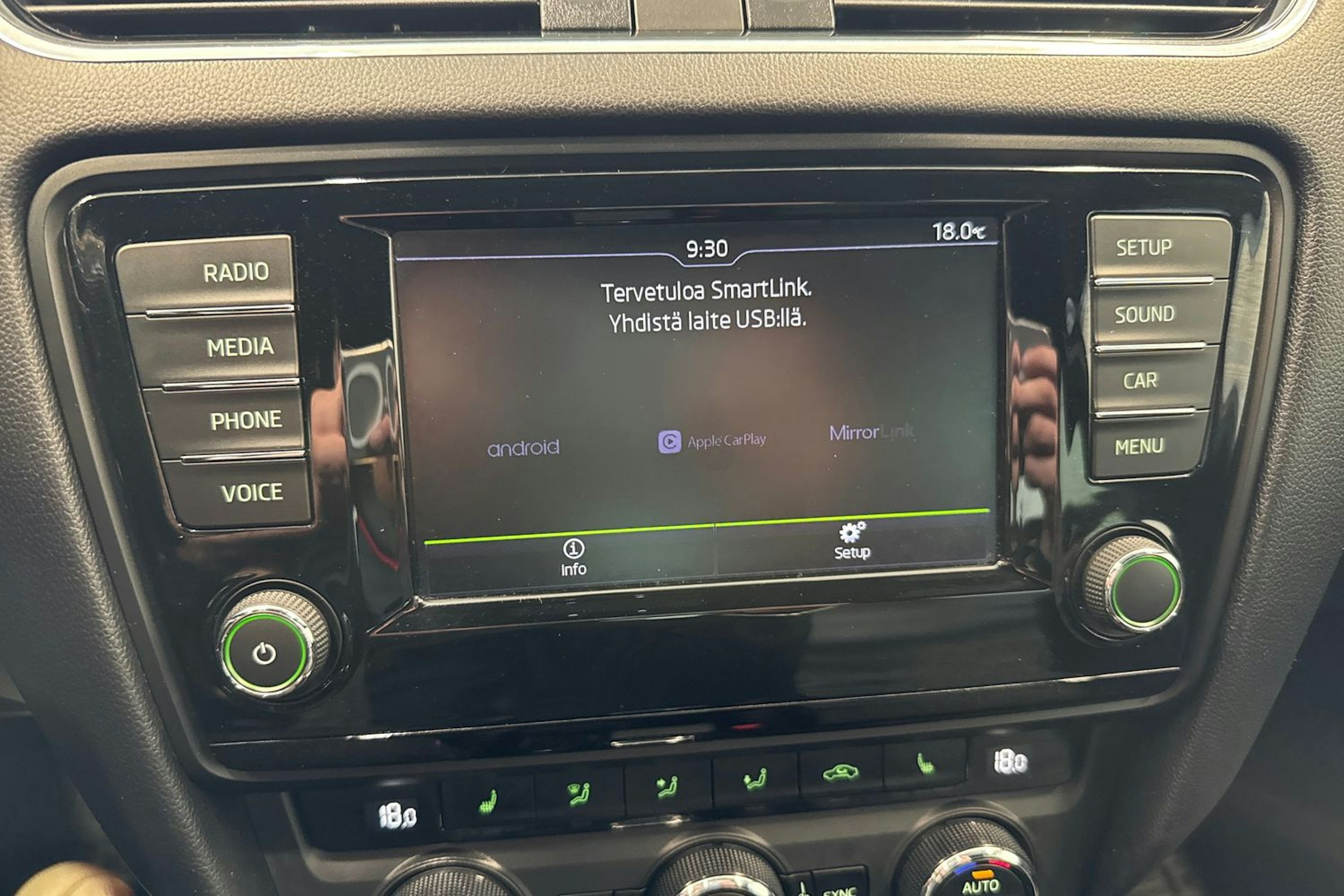musta Skoda Octavia 2016 kuva 24.