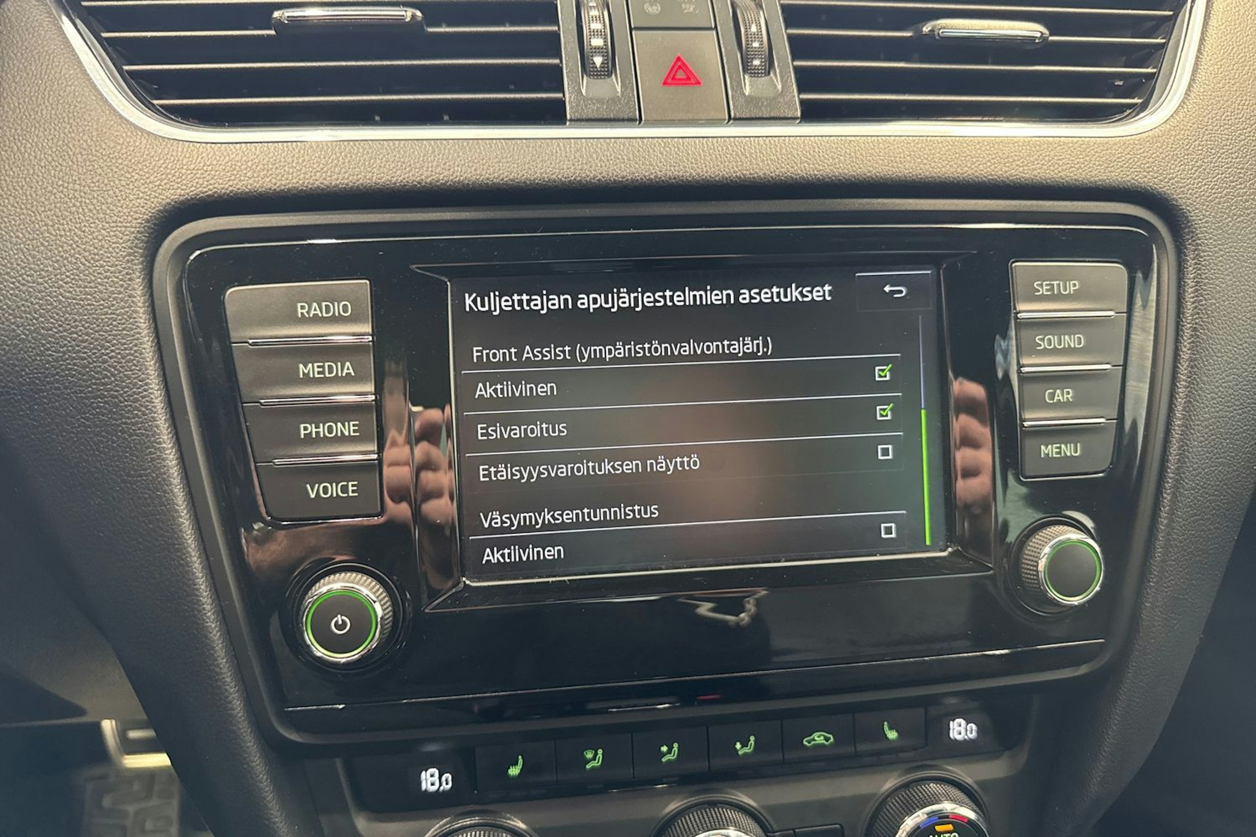 musta Skoda Octavia 2016 kuva 28.