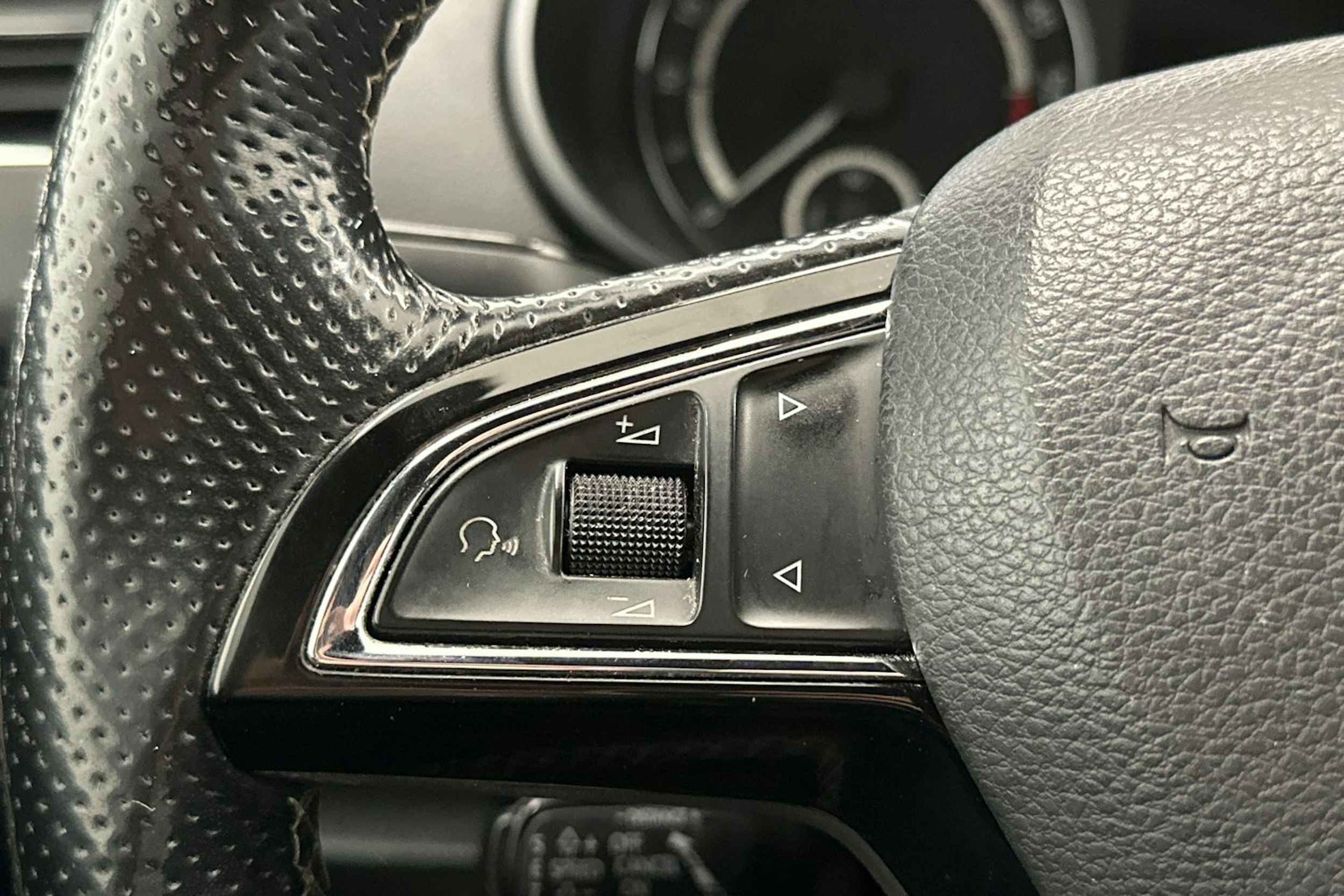 Valkoinen Skoda OCTAVIA 2016 kuva 13.