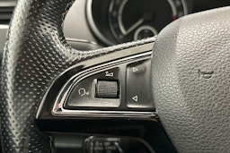 Valkoinen Skoda OCTAVIA 2016 kuva 13.