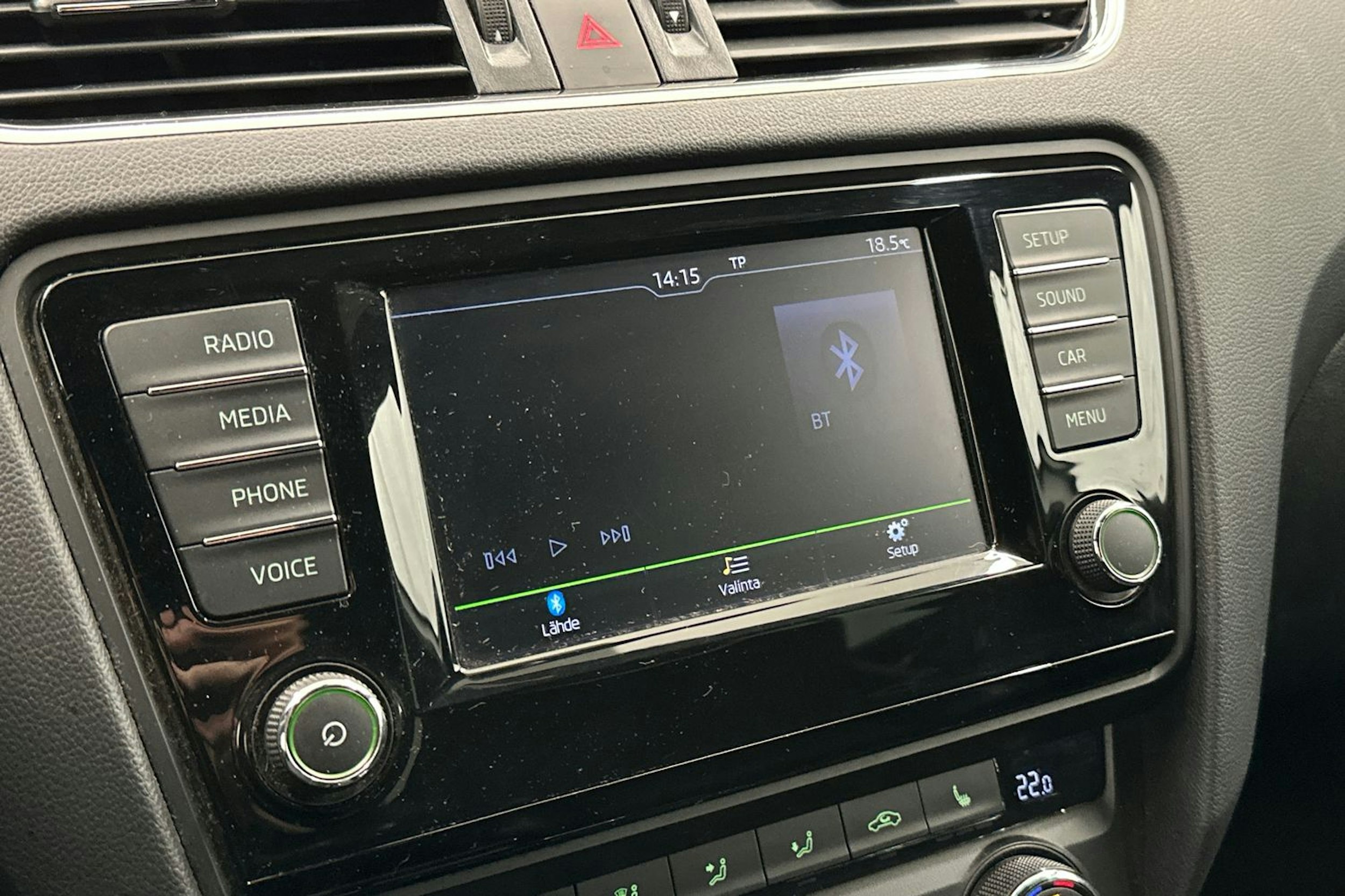 Valkoinen Skoda OCTAVIA 2016 kuva 15.