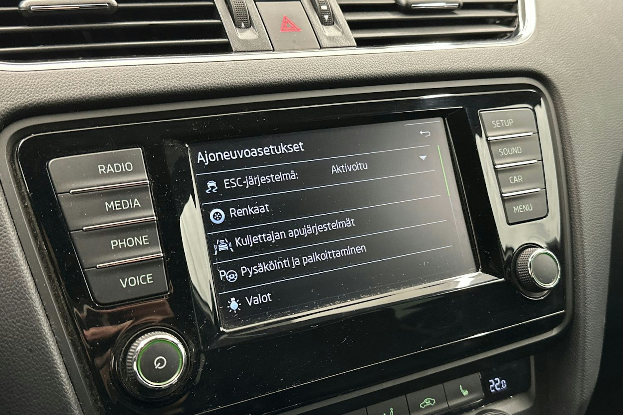 Valkoinen Skoda OCTAVIA 2016 kuva 16.